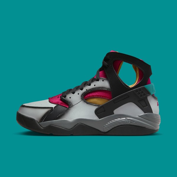 This Nike Air Flight Huarache resembles Air Jordan 7 Bordeaux